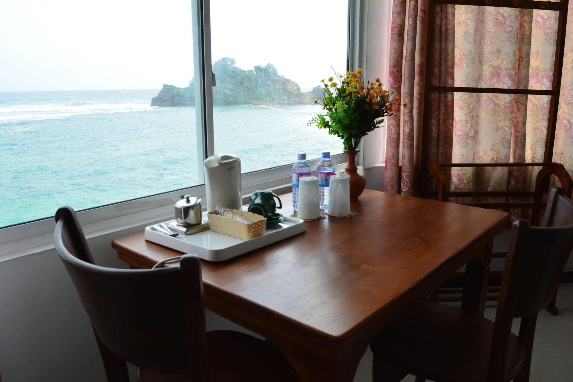 Sayurima Beach Hotel Ahangama Exterior photo